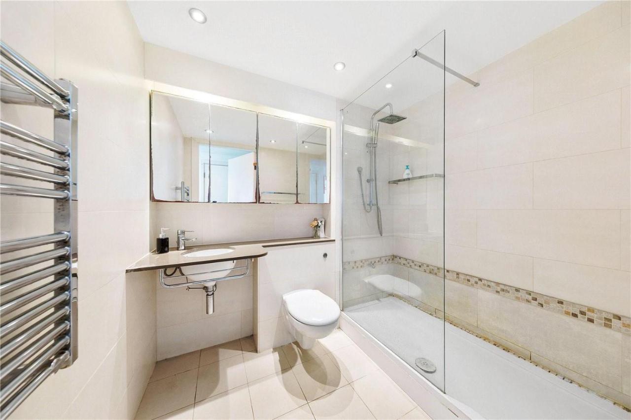 Two Bedroom Apartment - London Excel Stays Dış mekan fotoğraf