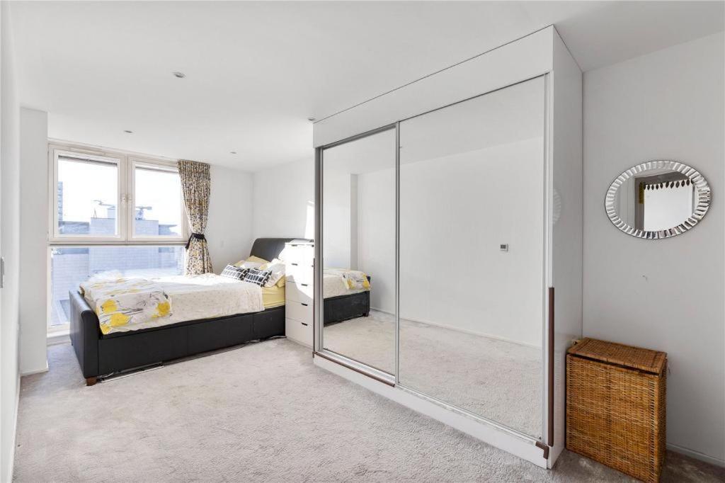 Two Bedroom Apartment - London Excel Stays Dış mekan fotoğraf