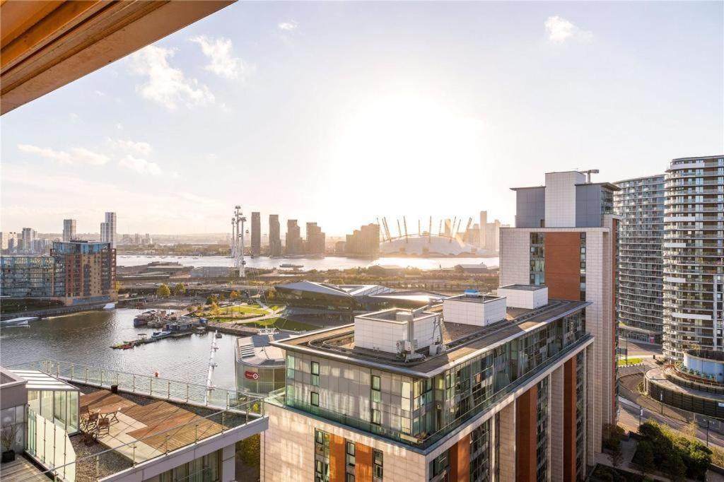 Two Bedroom Apartment - London Excel Stays Dış mekan fotoğraf
