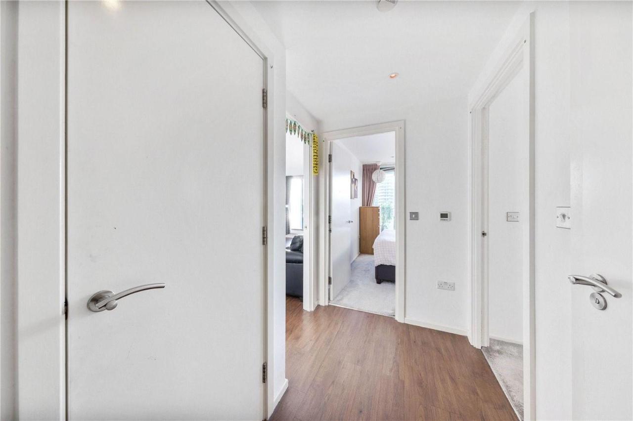 Two Bedroom Apartment - London Excel Stays Dış mekan fotoğraf